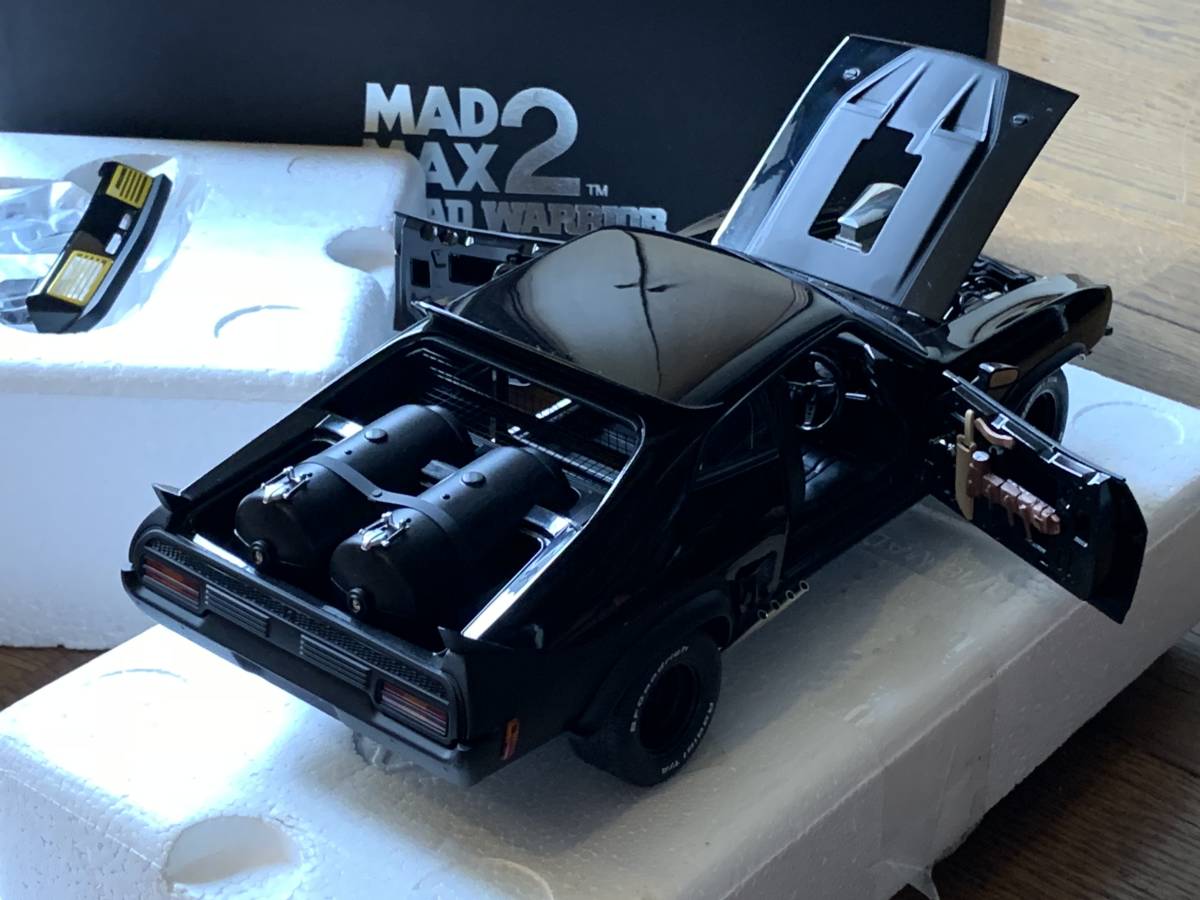 AUTOart 1/18 MAD MAX 2 : THE ROAD WARRIOR INTERCEPTOR AUTOart 1/18 MAD MAX 2 : THE ROAD WARRIOR INTERCEPTOR