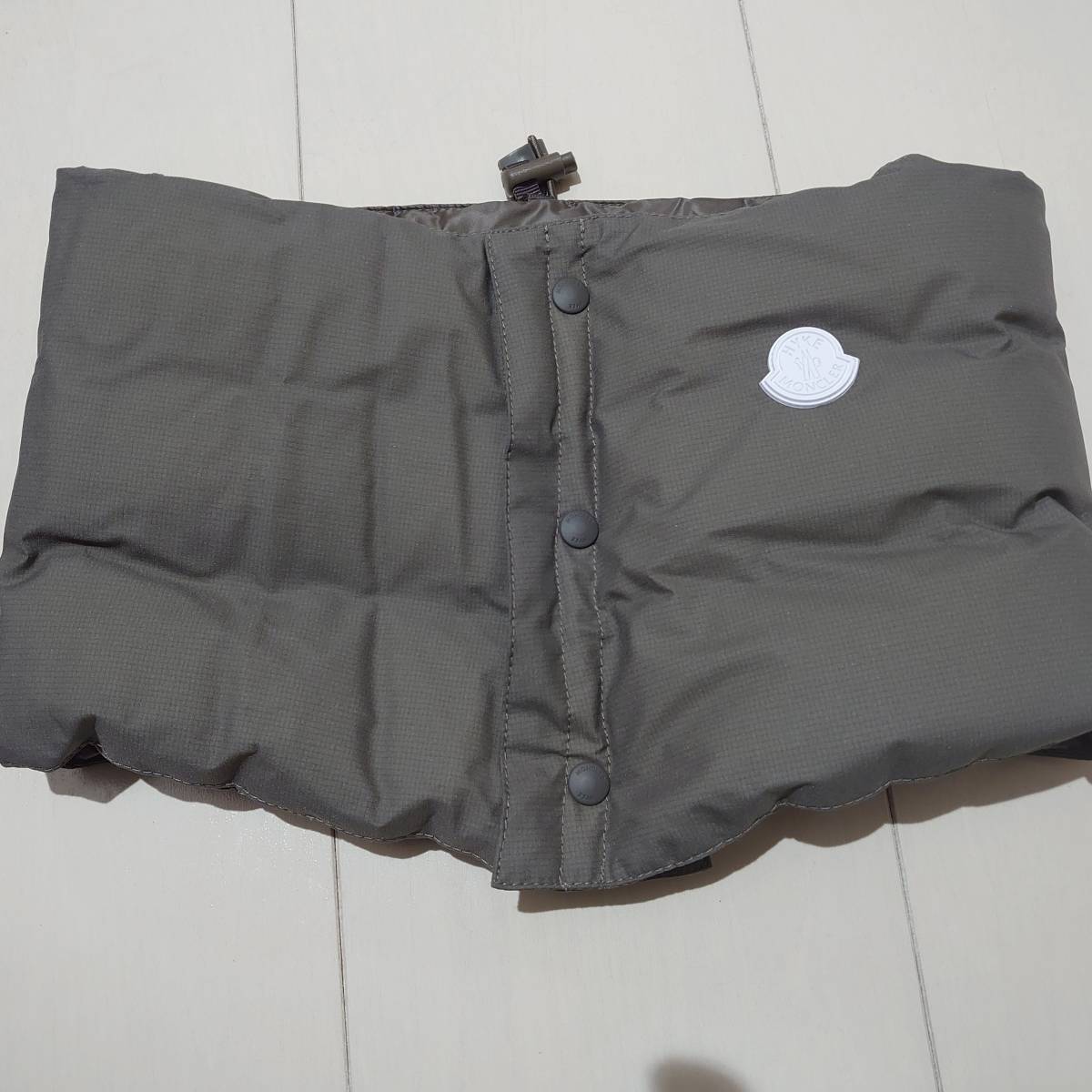 Yahoo!オークション - 新品 4 MONCLER HYKE モンクレール ハイク Yahoo!オークション - 新品 4 MONCLER HYKE モンクレール ハイク