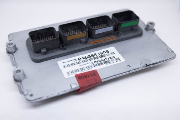 クライスラー 300c 3.5 V6 並行車 リビルトPCM ECU