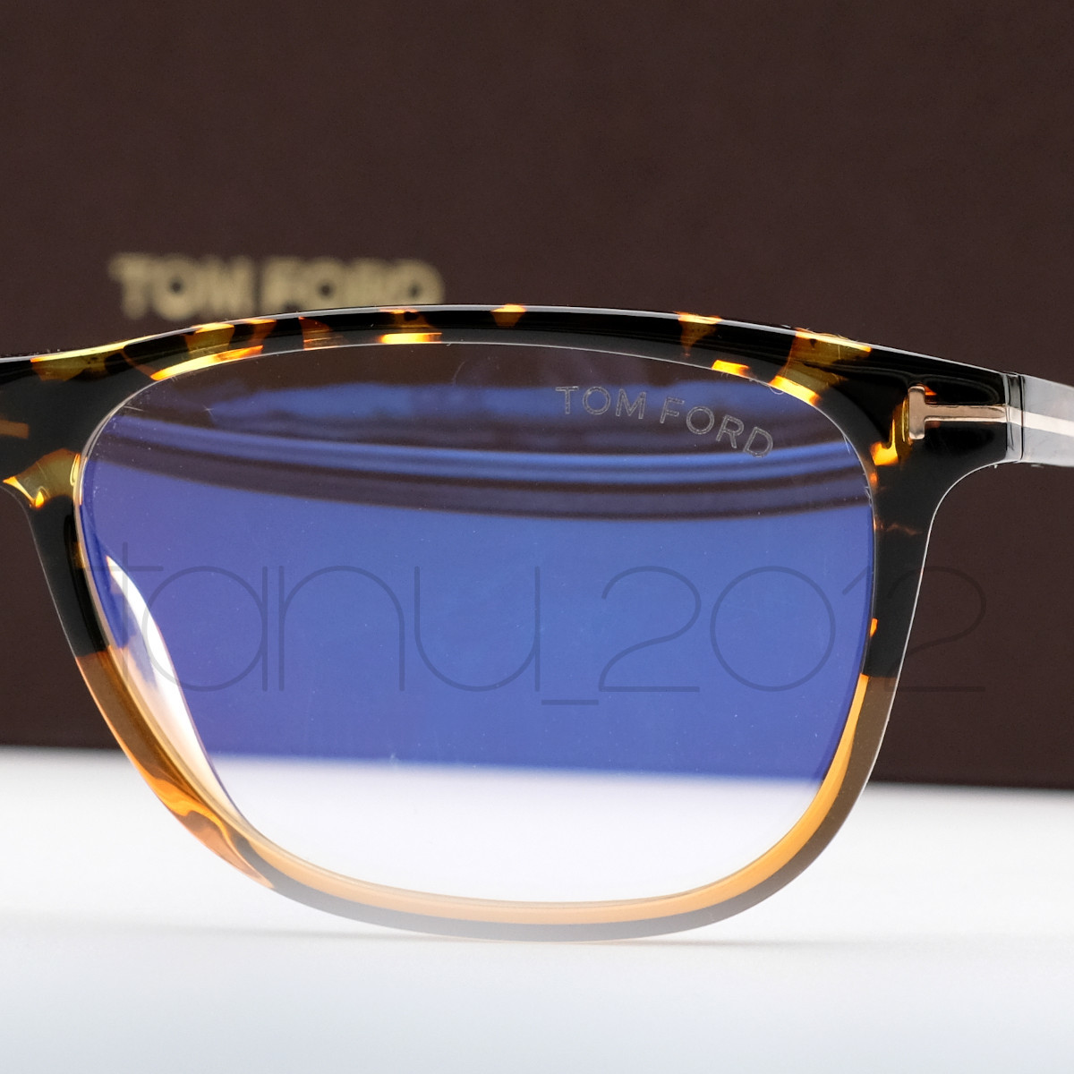 ★新品本物!上級チタンモデル!TOMFORD TF5589-B 056 べっ甲柄/ゴールド ブルーライトカット トムフォード ロンハーマン 高級メガネ LEON