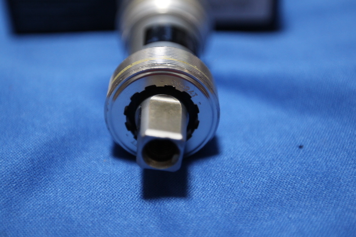 お歳暮 カンパニョーロ コーラス 111mm ITA イタリアン 新品未使用 Bm ボトムブラケット