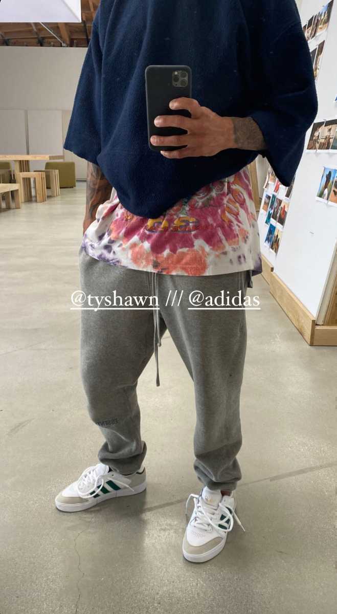 FEAR OF GOD ESSENTIALS SWEAT PANTS XS DARK HEATHER OATMEAL FEAR OF GOD ESSENTIALS SWEAT PANTS XS DARK HEATHER OATMEAL