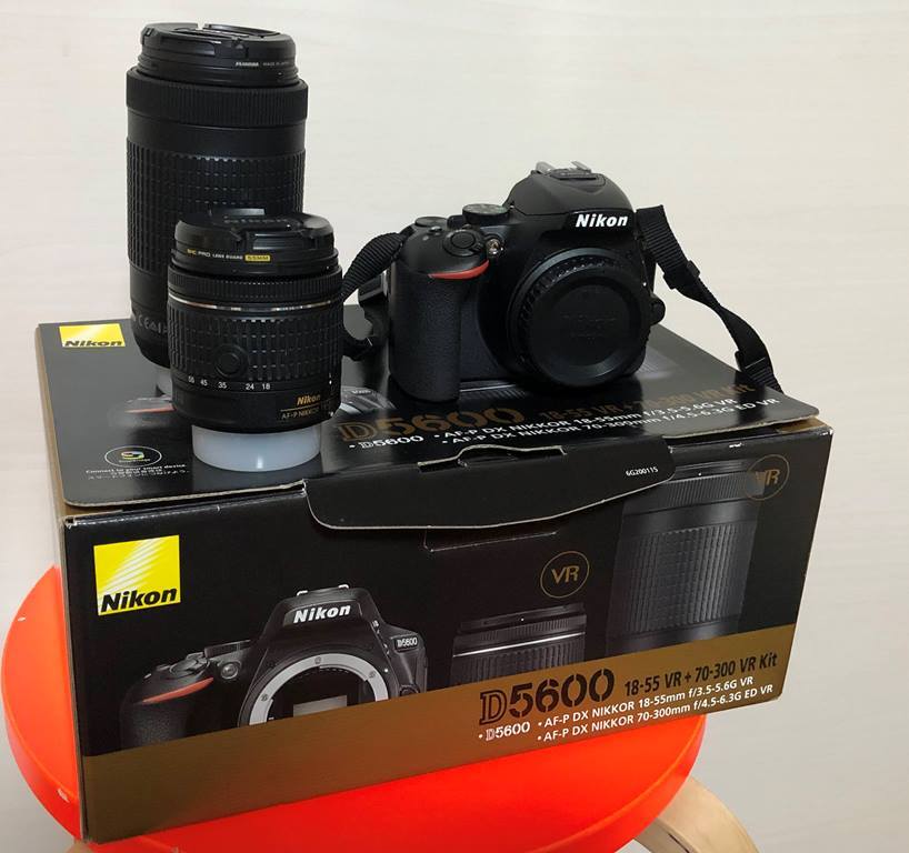 美品 Nikon ニコン D5600 ダブルズームキット 箱・付属品・説明書あり