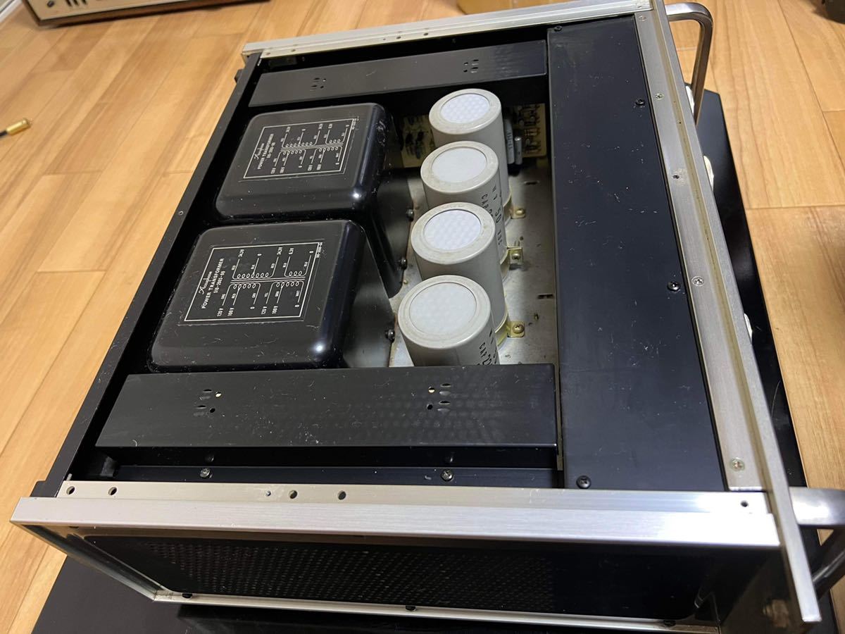 Accuphase P-20 パワーアンプ . Accuphase P-20 パワーアンプ .