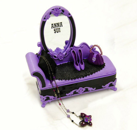 【新品】ANNA SUI アナスイ★ソファー型 バニティボックス 紫（ジュエリーボックス 小物入 アクセサリーケース 15周年記念 ドレッサー 猫足_画像1