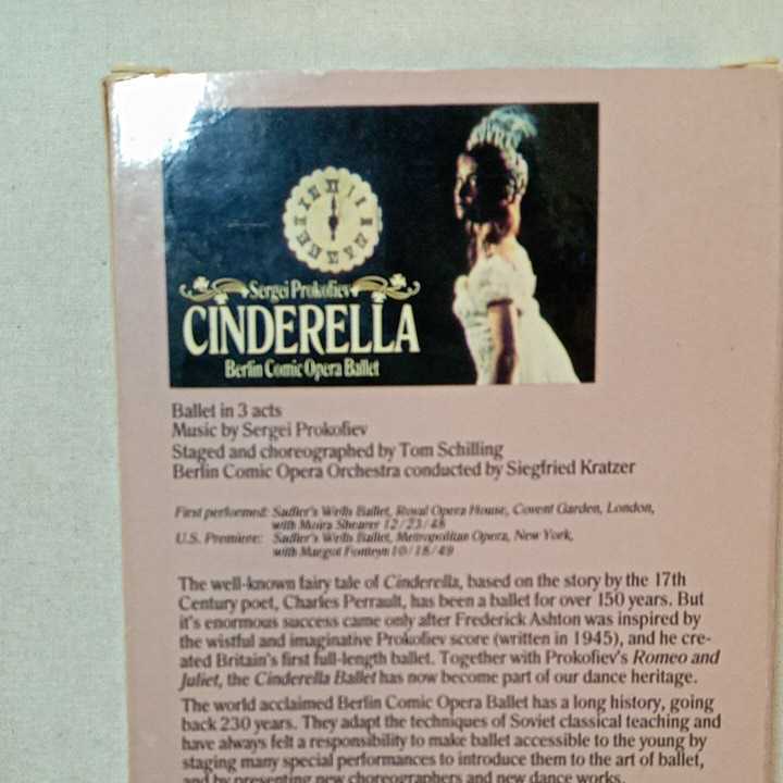 zaa-zvd18♪Sergei Prokofiev: Cinderella　Berlin Comic Opera Balletインポート版 [VHS] ビデオ　 1987年　75分
