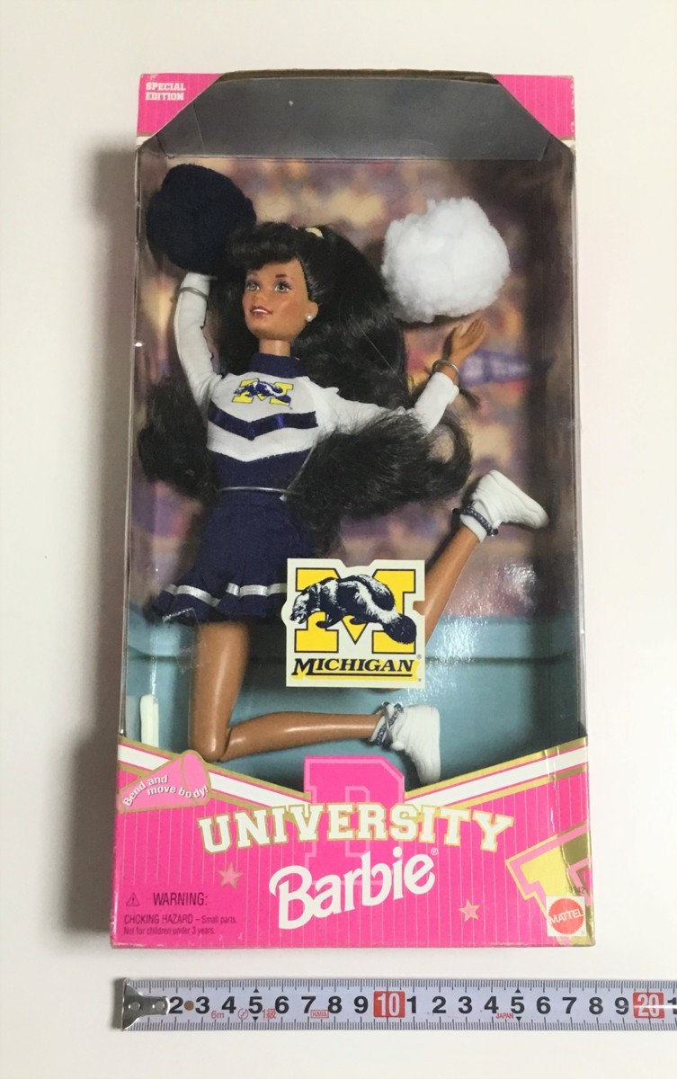 ΦΦ バービー人形 MICHIGAN UNIVERSITY Barbie チアガールの画像1