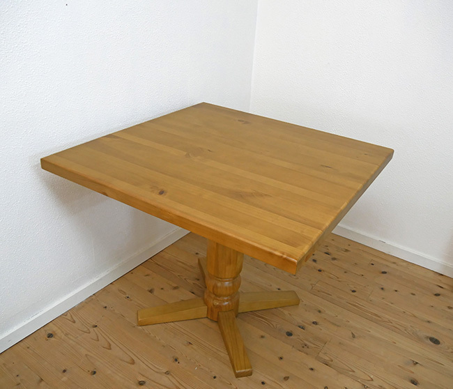 展示品　在庫限り パイン　天然木　無垢材 ラッカー塗装テーブル 90角テーブル 一本足　展示品 小傷有り