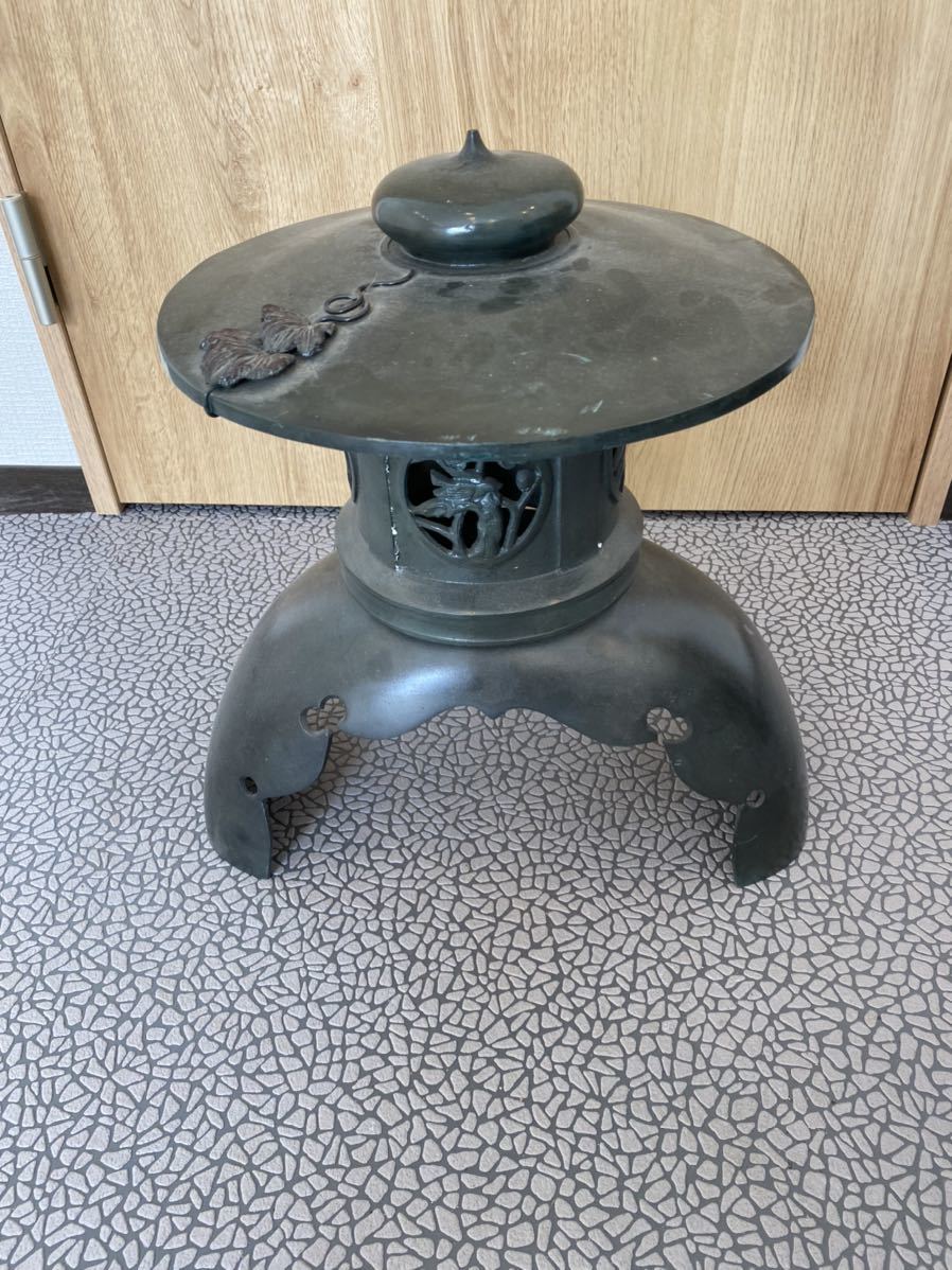 時代物 大振 銅製 松竹梅透彫文 二足燈籠 高約42cm 銅灯籠 細密細工 古