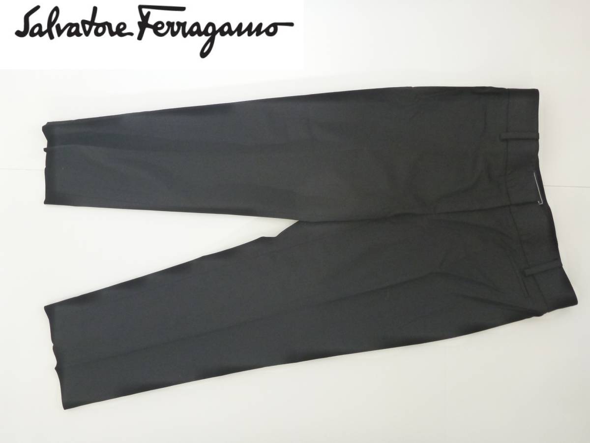 超美品 サルヴァトーレフェラガモ Salvatore Ferragamo ★ 黒　薄手パンツ　38　M相当_画像1