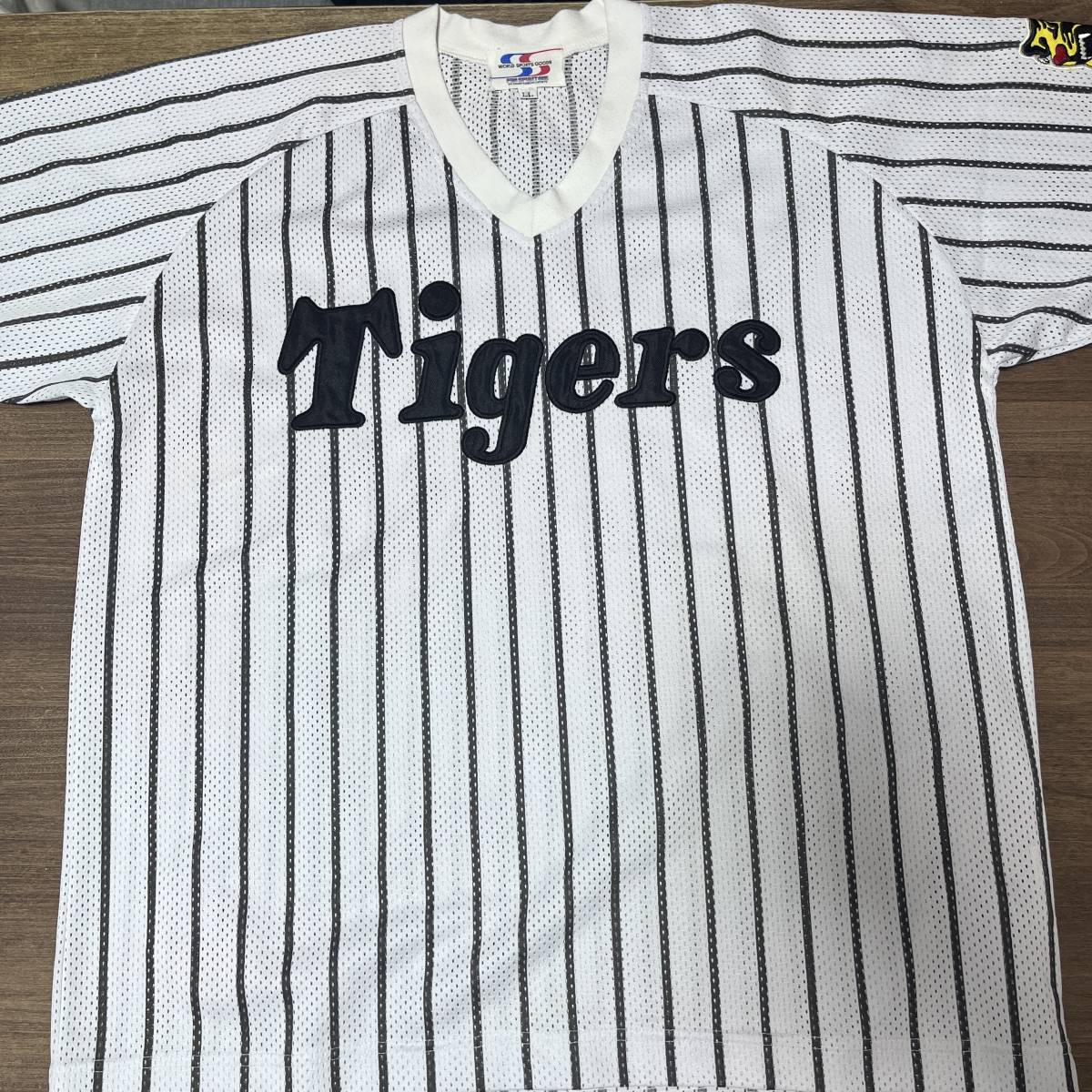 阪神タイガースVネックユニフォーム LLサイズ Yahoo!オークション - 阪神タイガース 暗黒期 Vネック