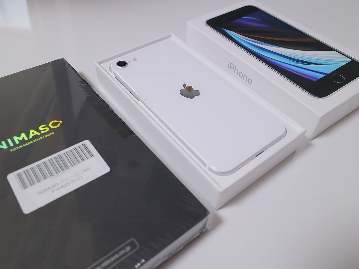 iphoneSE 第2世代 64GB ホワイト SIMフリー simロック解除 オマケで ...