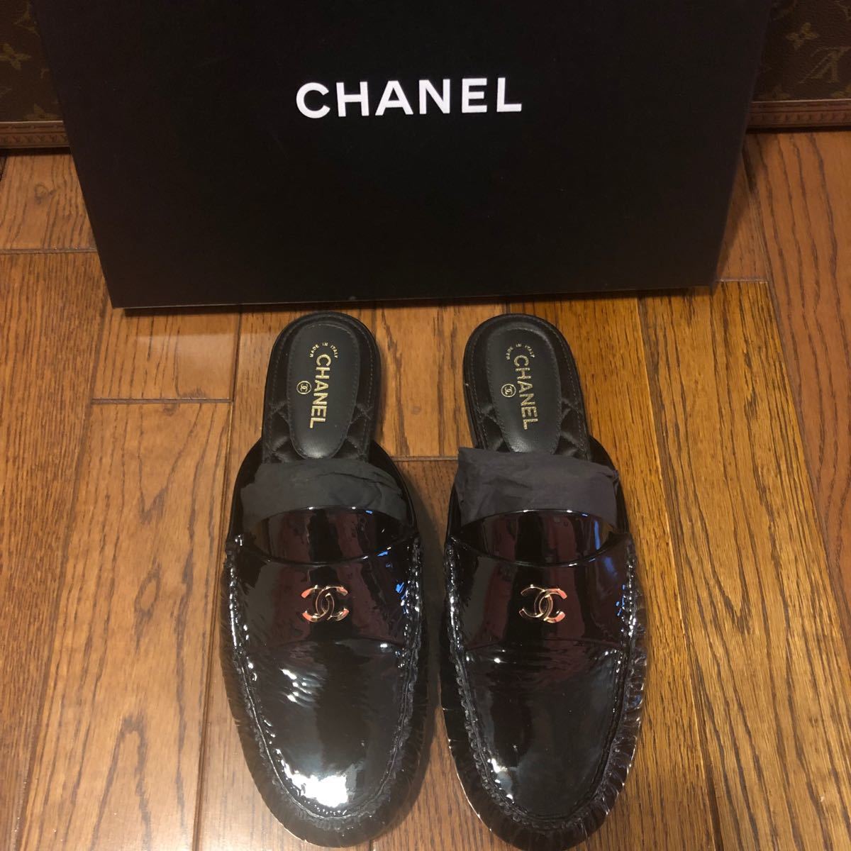 美品　CHANEL　シャネル　パテント　ミュール　サンダル　18Cモデル　サイズ37.5 ココマーク　エナメル　ブラック スリッパ