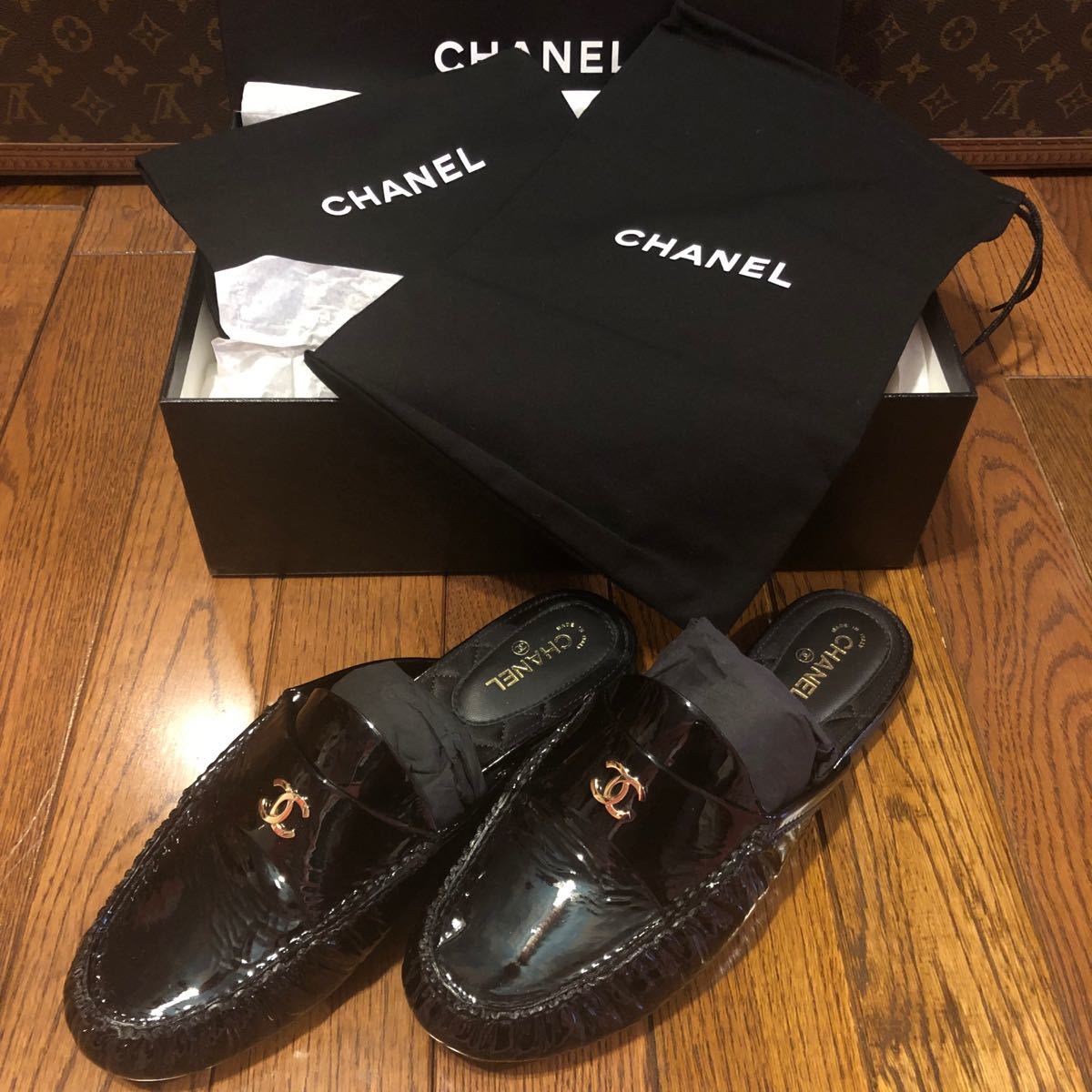 美品　CHANEL　シャネル　パテント　ミュール　サンダル　18Cモデル　サイズ37.5 ココマーク　エナメル　ブラック スリッパ