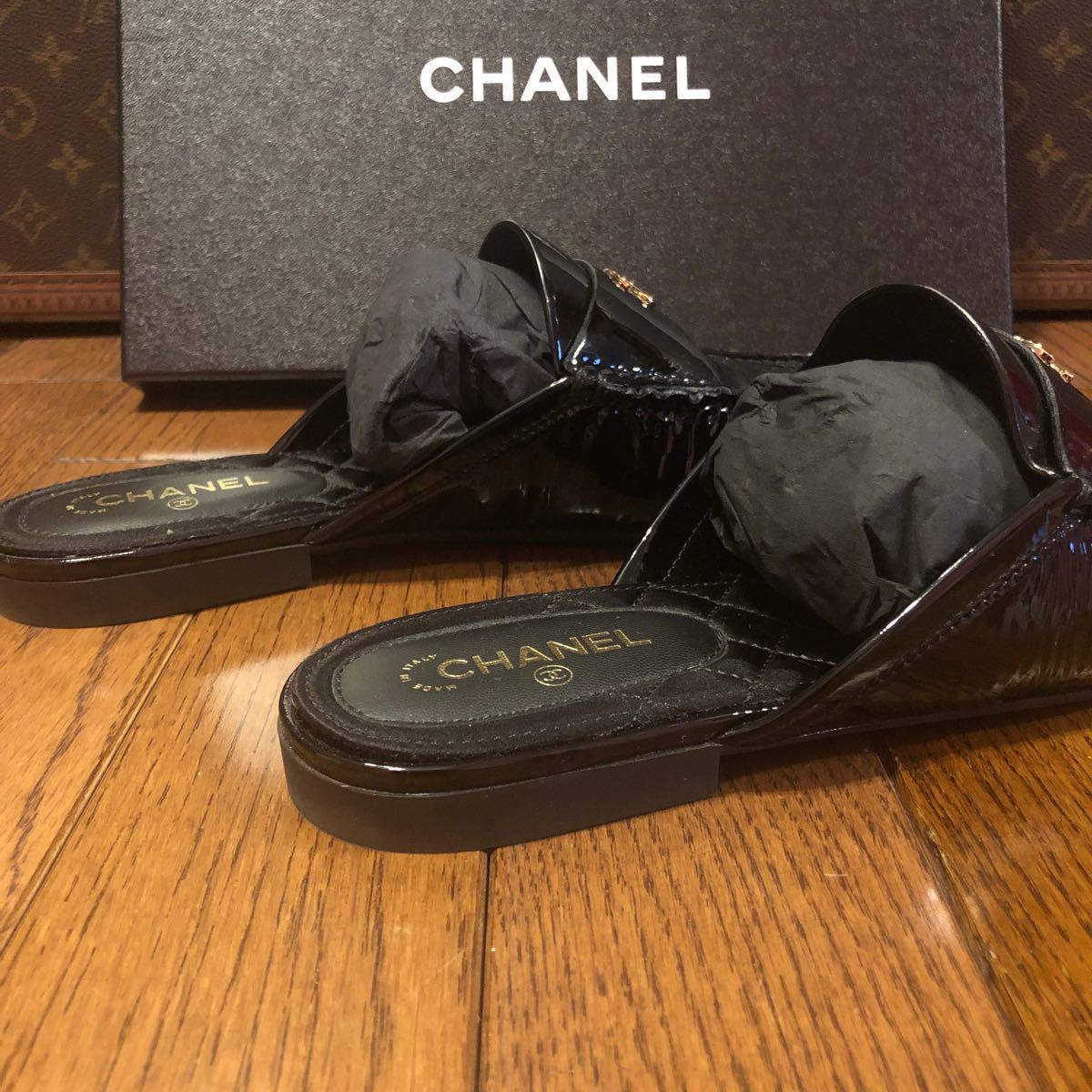 美品　CHANEL　シャネル　パテント　ミュール　サンダル　18Cモデル　サイズ37.5 ココマーク　エナメル　ブラック スリッパ