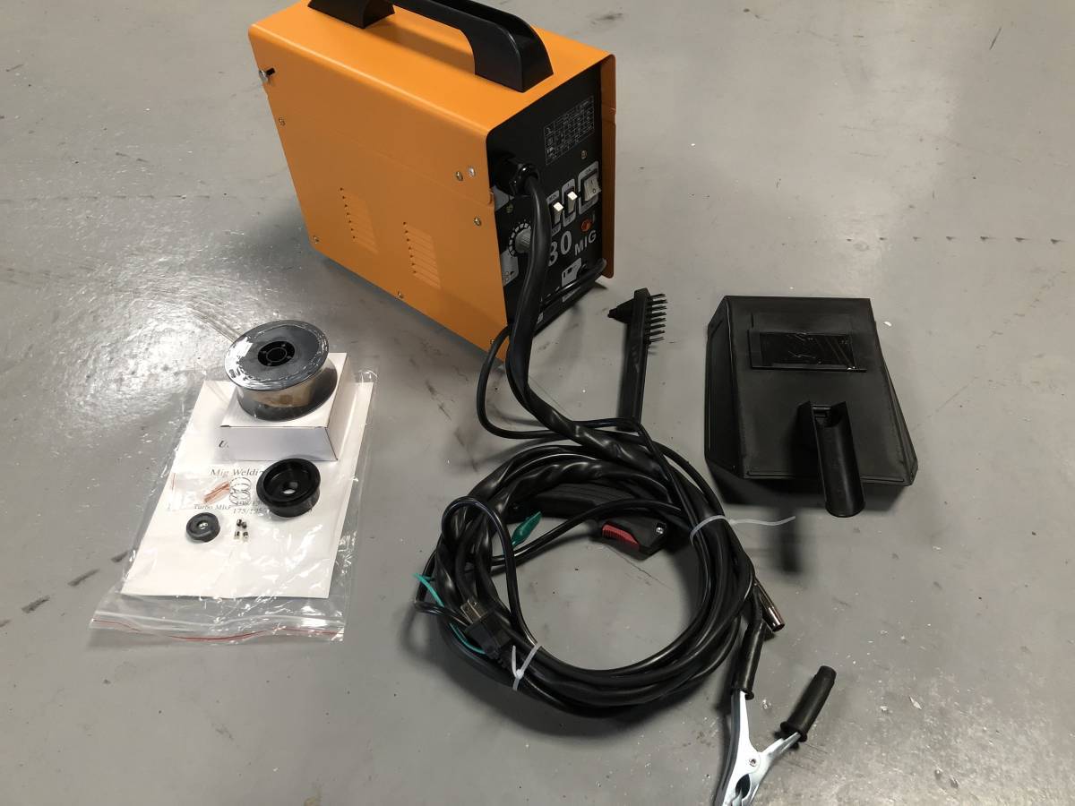 半自動アーク溶接機 / 120A / MIG130 / ノンガス 新品 単相100V トーチ