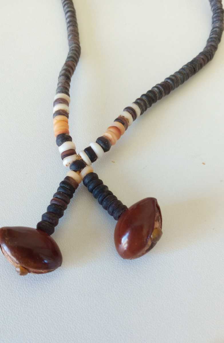 パプアニューギニア ブーゲンビル島 ハンドメイドアクセサリー ネックレス Papua New Guinea, Bougainville hand made necklaceの画像2