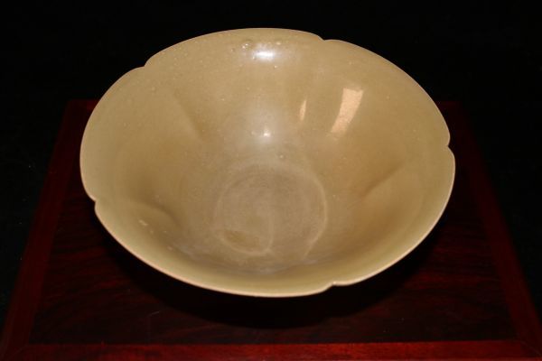 宋時代 五代 越窯輪花鉢 青磁 中国美術 径約 20.5cm 工芸品 宋時代 五代 越窯輪花鉢 青磁 中国美術 径約 20.5cm 工芸品