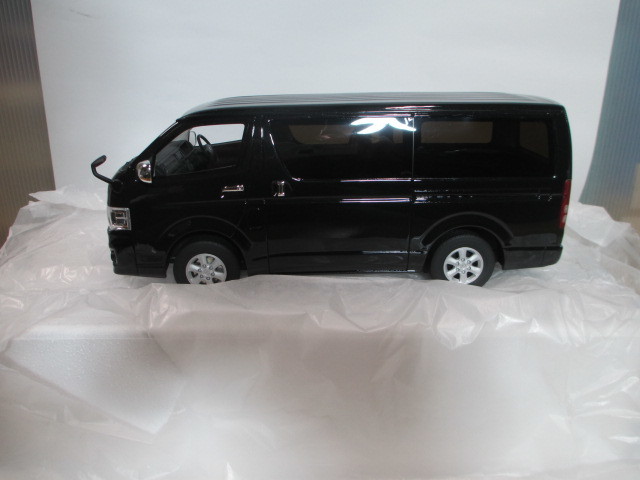 即日発送 トヨタ ハイエース バン 1 18 ミニカー 新品 Sonido Nluxla