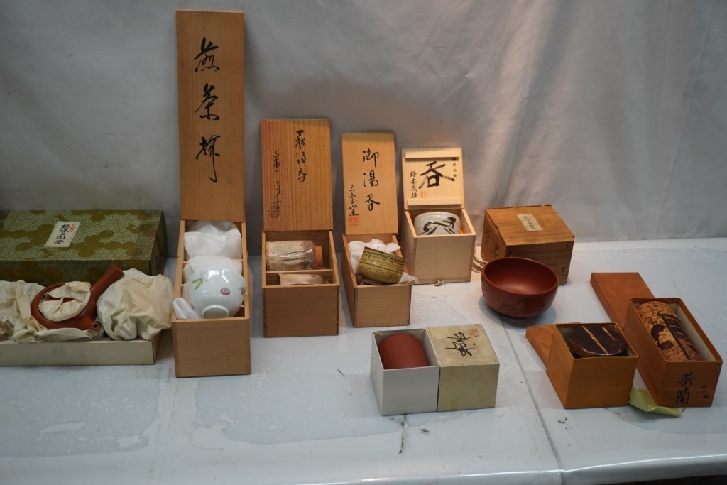 1-93 茶器 煎茶器揃 萩焼 黒薩摩 大工昇 湯呑 朱泥 茶注 常滑 高資 夫婦湯呑 急須 湯冷 汲出 茶道具 共箱 栞 骨董 古美術_画像3