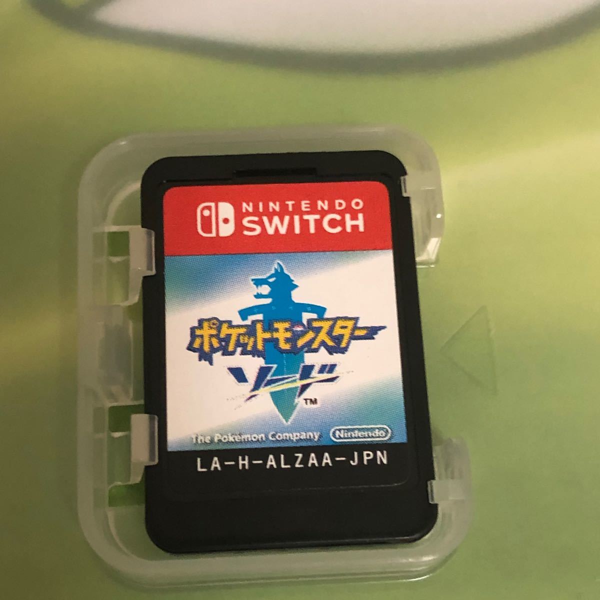 任天堂　ニンテンドースイッチ　ソフト　ポケモン　ソード