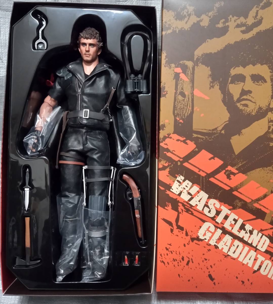 ○新品 1/6 マッドマックス　メル・ギブソン　アクションフィギュア　MADMAX　マックス・ロカタンスキー　_画像1