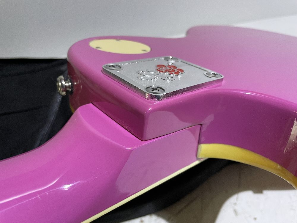 258□□ 美品 GYPSY ROSE レスポール エレキギター 可愛いピンク 