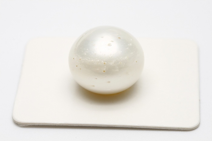 南洋白蝶真珠パールルース　16mm　ホワイトカラー
