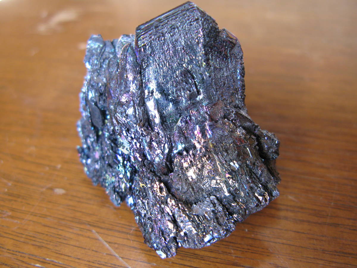 カーボランダム結晶　原石　炭化ケイ素　重さ約６９グラム　　板状結晶珍しい (s148)_画像2