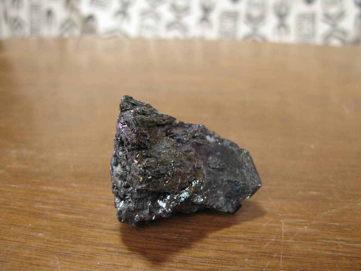 カーボランダム結晶　原石　炭化ケイ素　重さ約６９グラム　　板状結晶珍しい (s148)_画像9