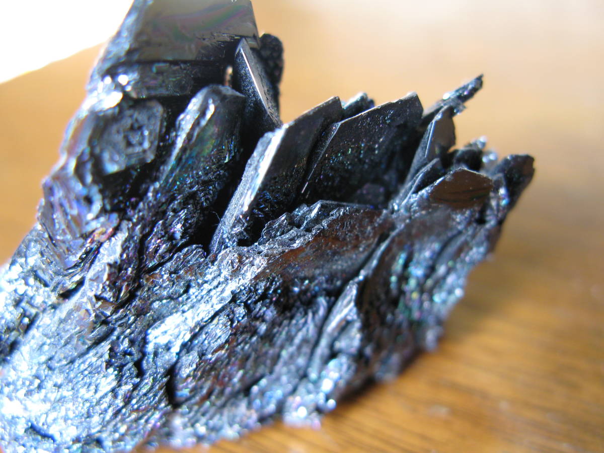 カーボランダム結晶　原石　炭化ケイ素　重さ約６９グラム　　板状結晶珍しい (s148)_画像6