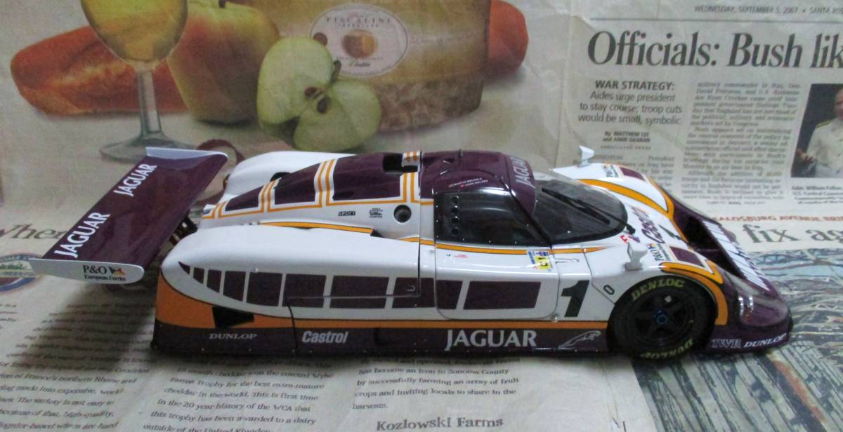★激レア絶版*EXOTO*1/18*1988 Jaguar XJ-R9 LM #1 Castrol 1988 Le Mans 24h≠BBR_画像5