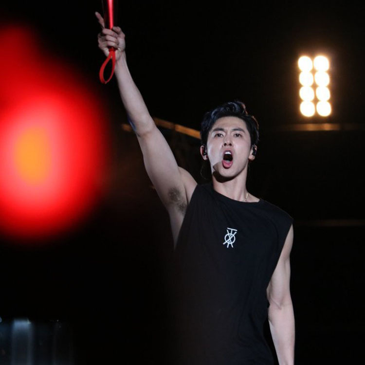 東方神起/チャンミン Tシャツ welcome CIRCLE Lサイズ/胸囲104cm 東方神起/チャンミン Tシャツ welcome CIRCLE Lサイズ/胸囲104cm
