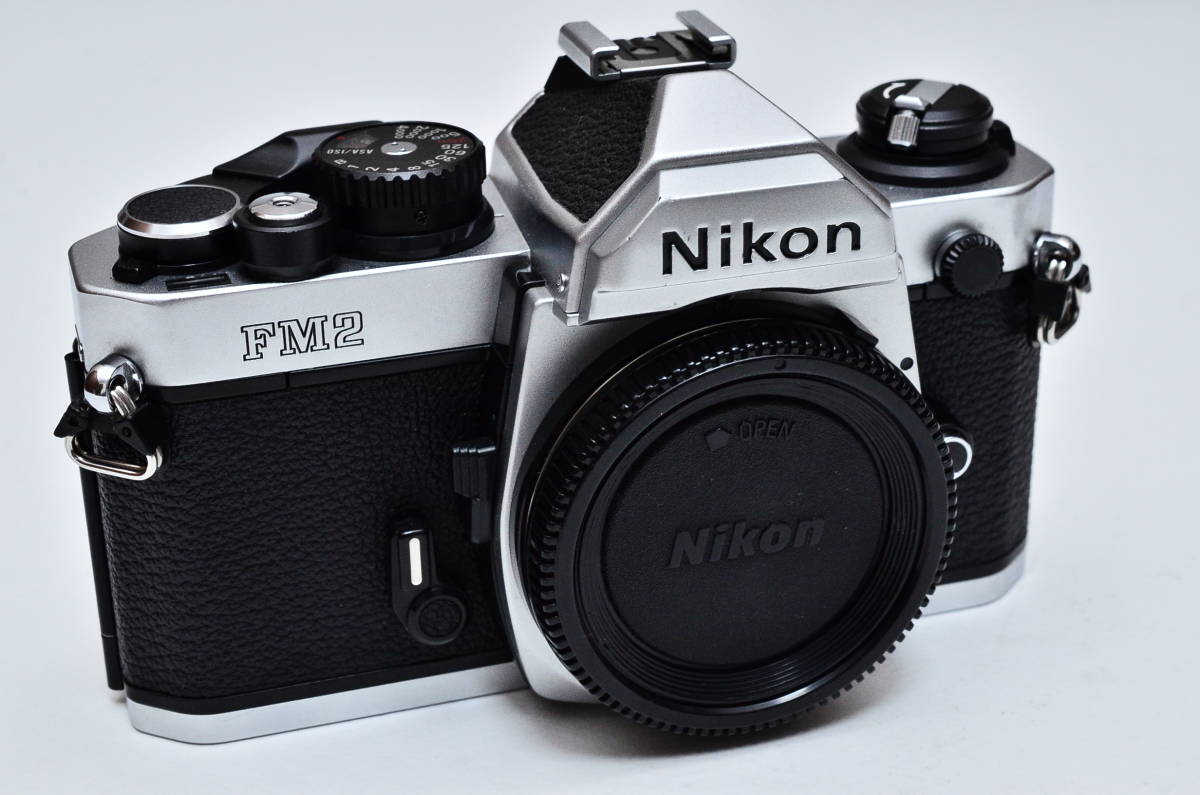 い出のひと時に、とびきりのおしゃれを！ Nikon 美品 #852 後期型 Body NewFM2 ニコン