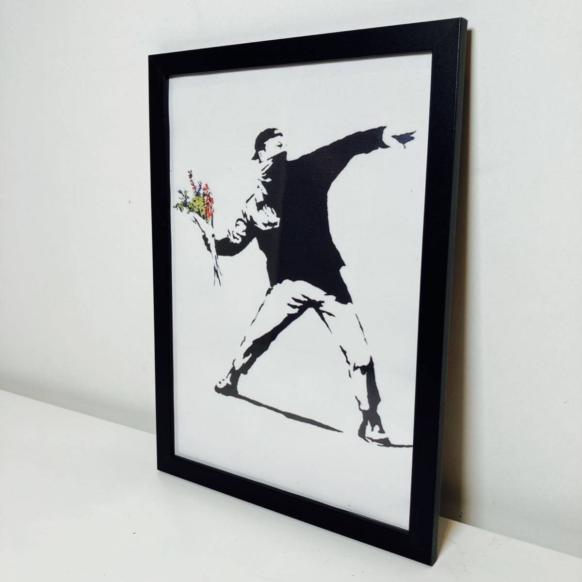 【額付きポスター】BANKSY バンクシー「Flower Bomb」(新品)_画像1