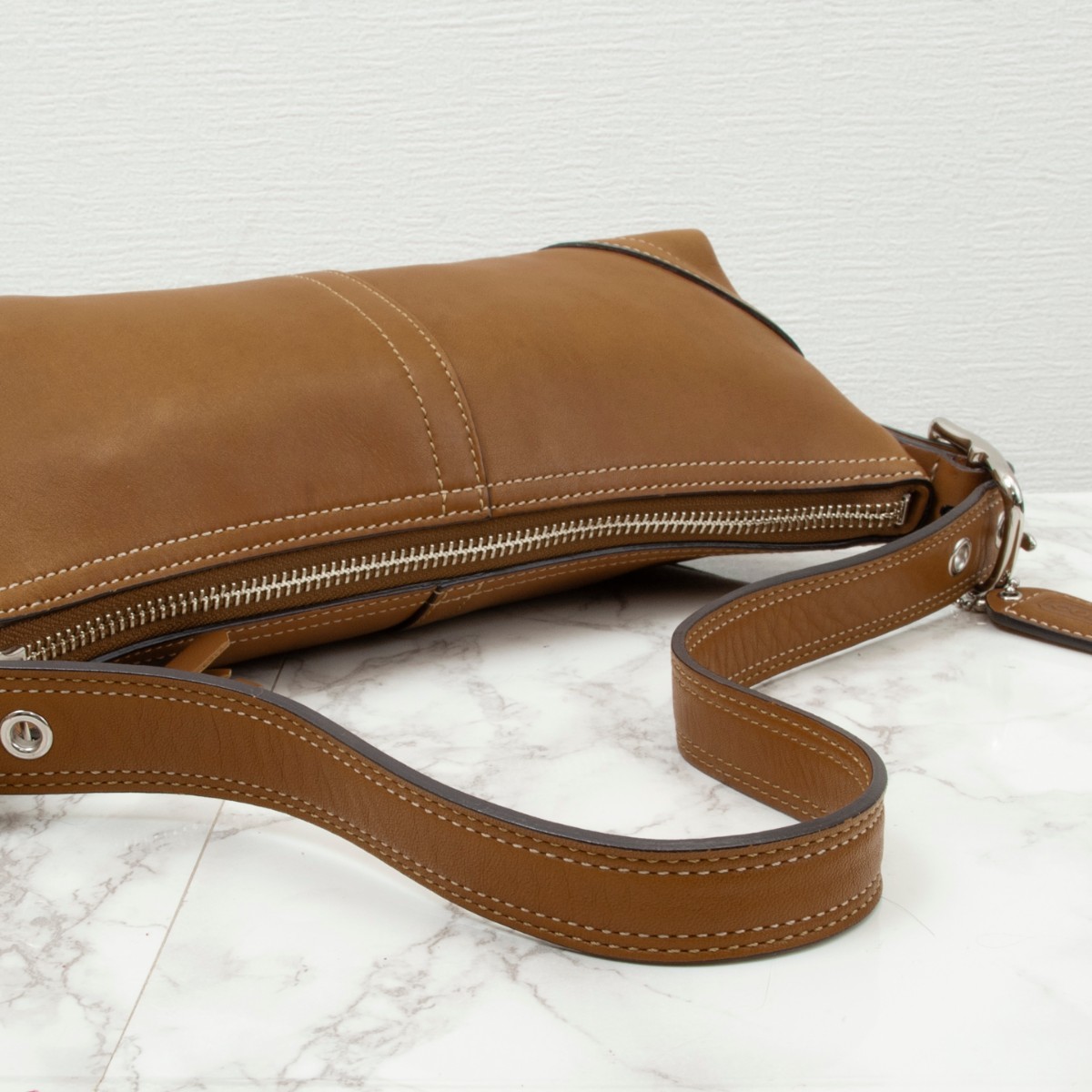 極美品】COACH(コーチ)レザー ワンショルダーバッグ ブラウン 極美品】COACH(コーチ)レザー ワンショルダーバッグ ブラウン