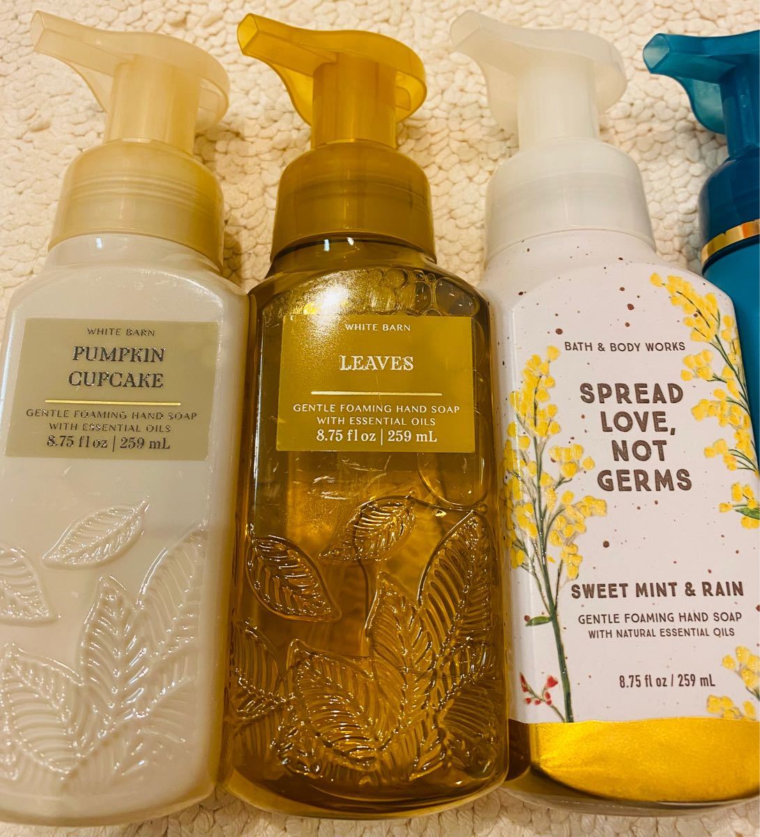 5本 今年新作 Bath&Body Works bath&body works 泡ハンドソープ エッセンシャルオイル 即日発送
