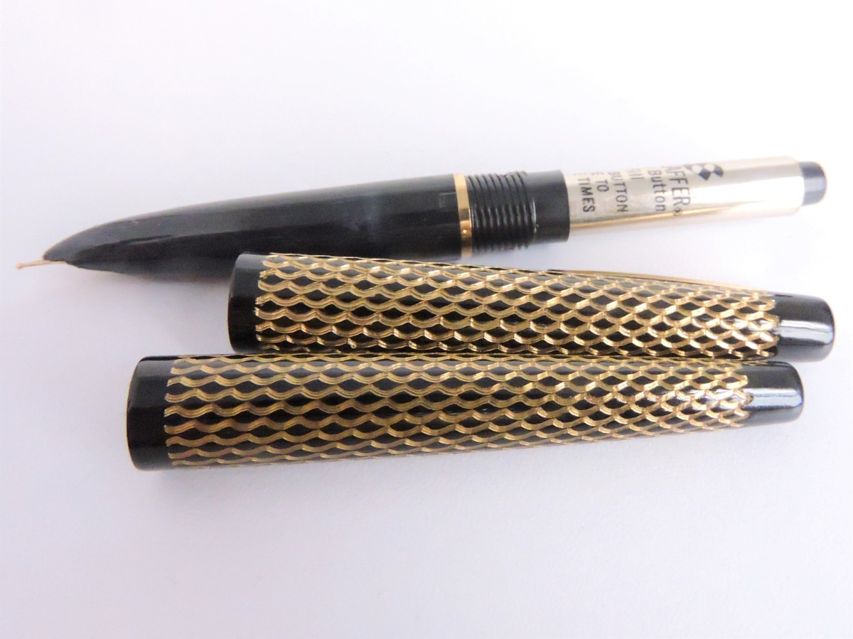 正規品 SHEAFFER シェーファー 万年筆 ペン先14Kゴールド ボールペン レディシェーファー 網デザイン ブラック×ゴールドカラー 2点セット