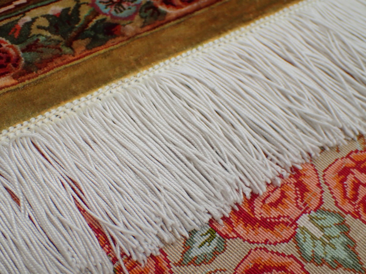 最高級 ペルシャ絨毯 クム 手織り シルク 絹 大判 102cm×149cm ラグ 絨毯 カーペット フロアマット 工房サイン有 管ASD12137KG_画像9