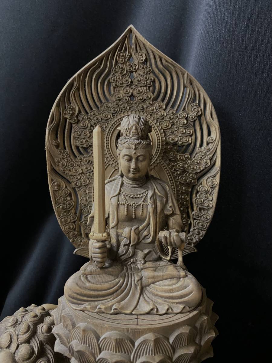 古美術 総檜材 仏教工芸品 時代彫刻 極上品 仏師で仕上げ品 孔雀明王像