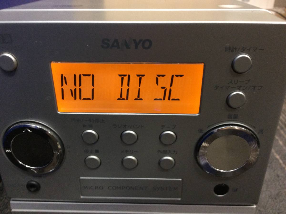u8906　SANYO 三洋 Panasonic パナソニック マイクロコンポーネントシステム DC-DA83 スピーカー×2 シルバー CD ラジオ 動作未確認_画像4