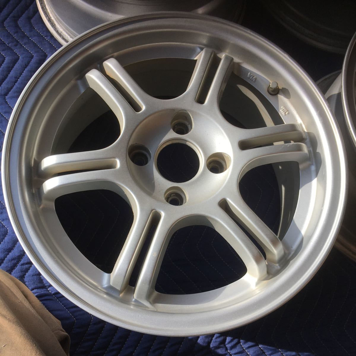 P1x5dv9oumua M P1x5dv9oumua M