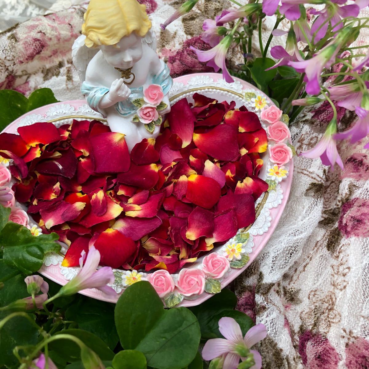 大特価！ミニ薔薇の花びら9gセット（大小mix）★ミニバラ　ドライフラワー花材★ハンドメイド素材★結婚式のフラワーシャワーにも