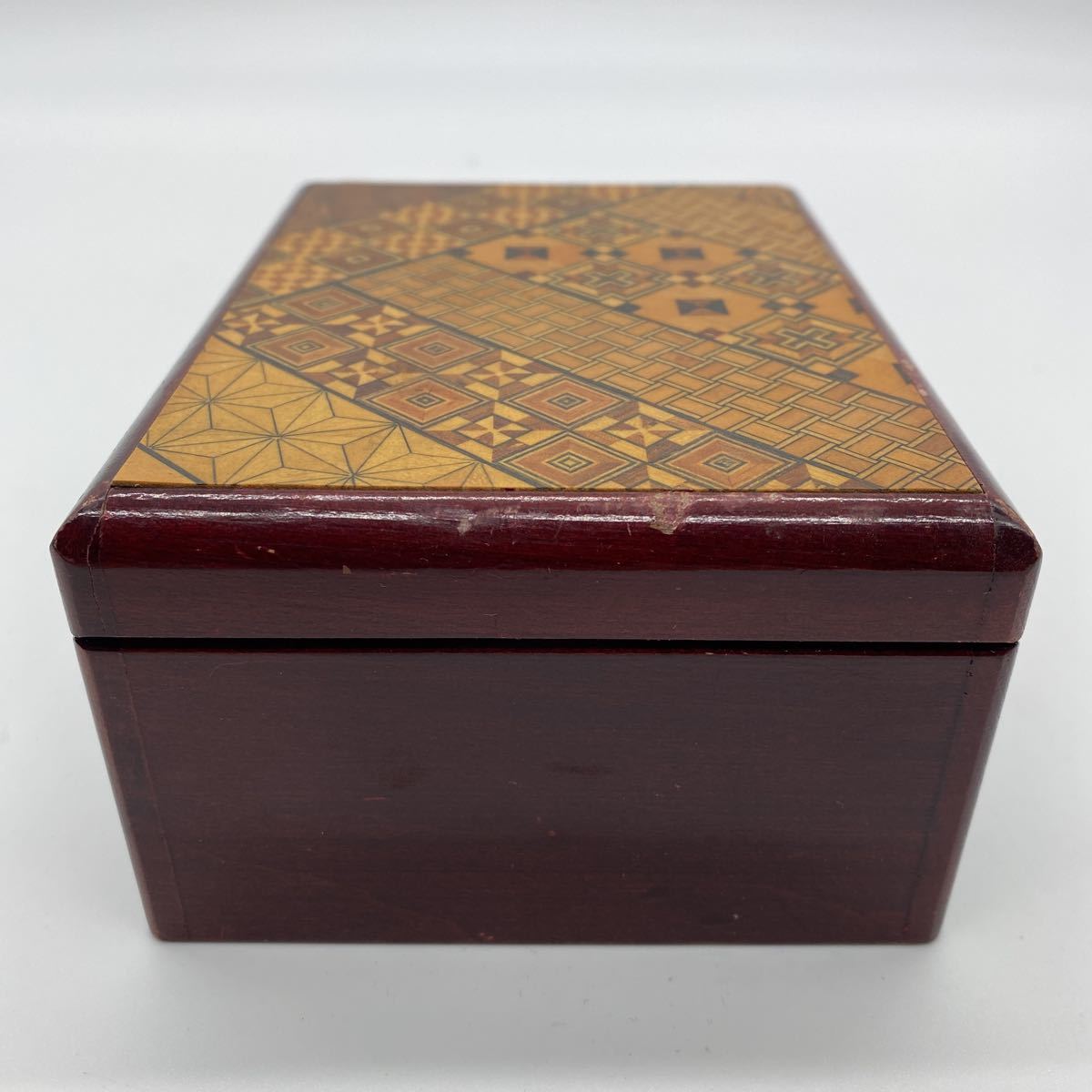 箱根 寄木細工 伝統工芸 工芸品 小物入れ ジュエリーボックス オルゴール 送料無料商品 箱根 寄木細工 小物入れ ジュエリーボックス 工芸品
