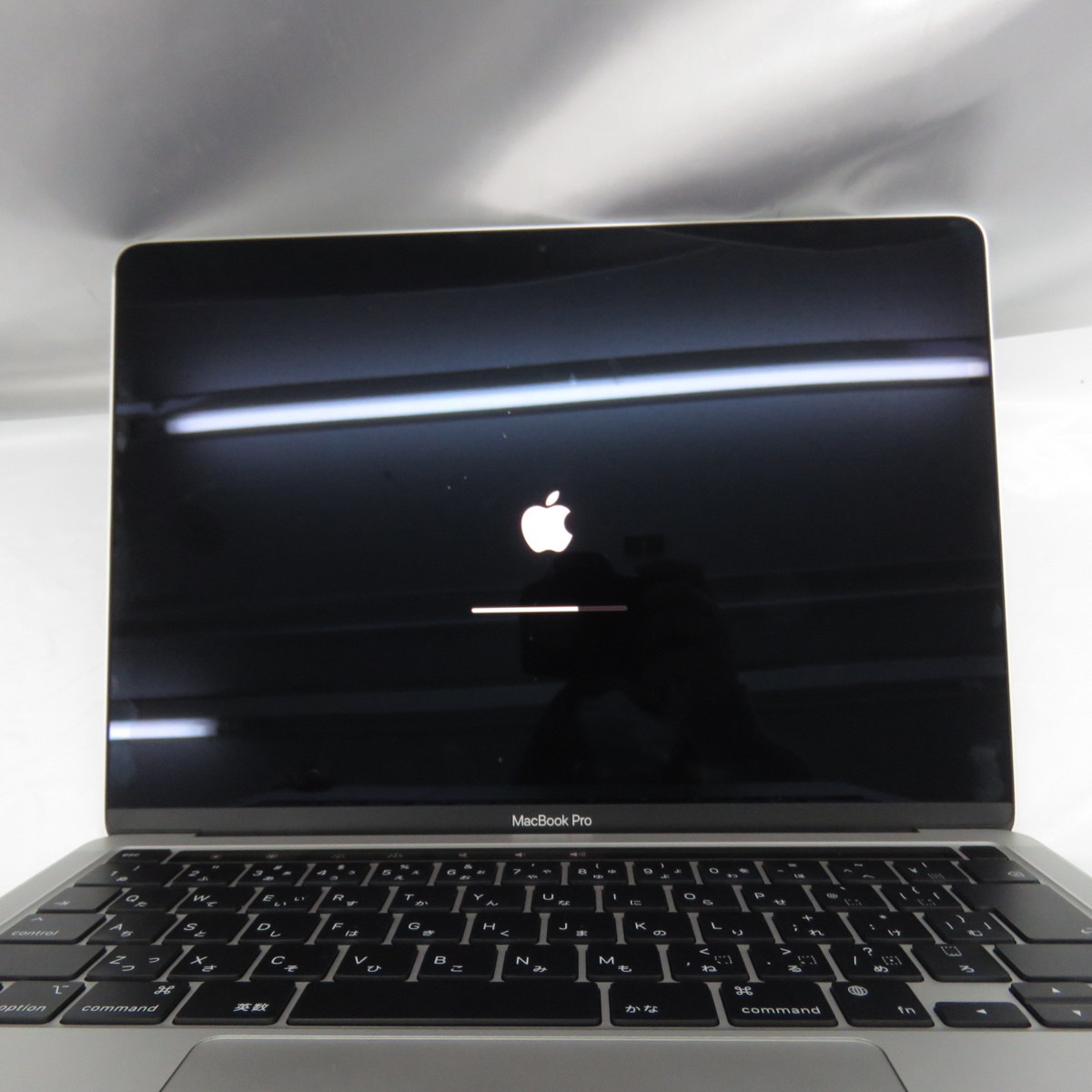 【美品】Apple アップル ノートパソコン MacBook Pro Retinaディスプレイ 13.3インチ MYDC2J/A シルバー 2020 M1/8GB/SSD512GB 964124262_画像4