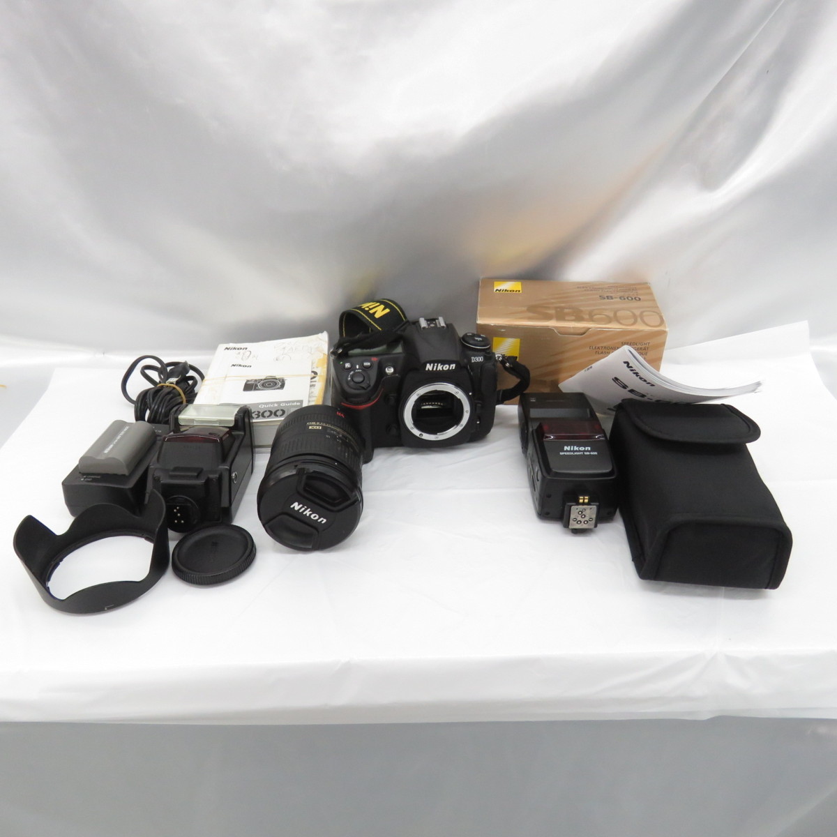 品 Nikon ニコン デジタル一眼レフカメラ D300 ボディ+AF-S 18-200ｍｍ 