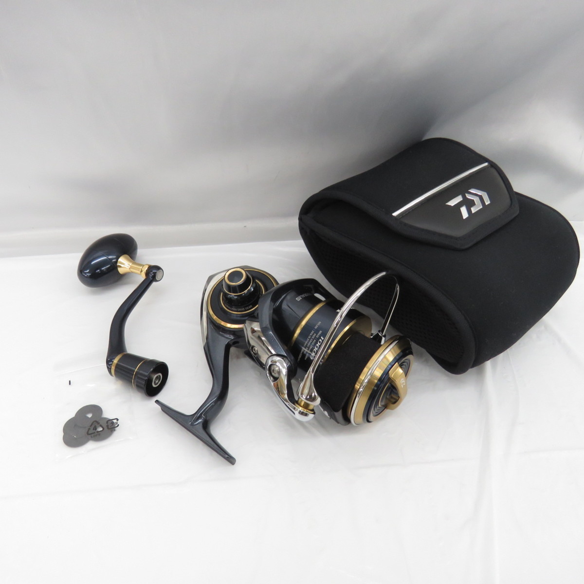 美品】DAIWA ダイワ 20 ソルティガ 10000-H スピニングリール 10921271