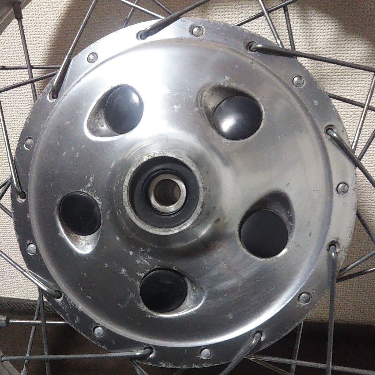 SR400 2型 純正フロントホイール 1JR ドラムブレーキ DID 18×1 SR400 2型 純正フロントホイール 1JR ドラムブレーキ DID 18×1