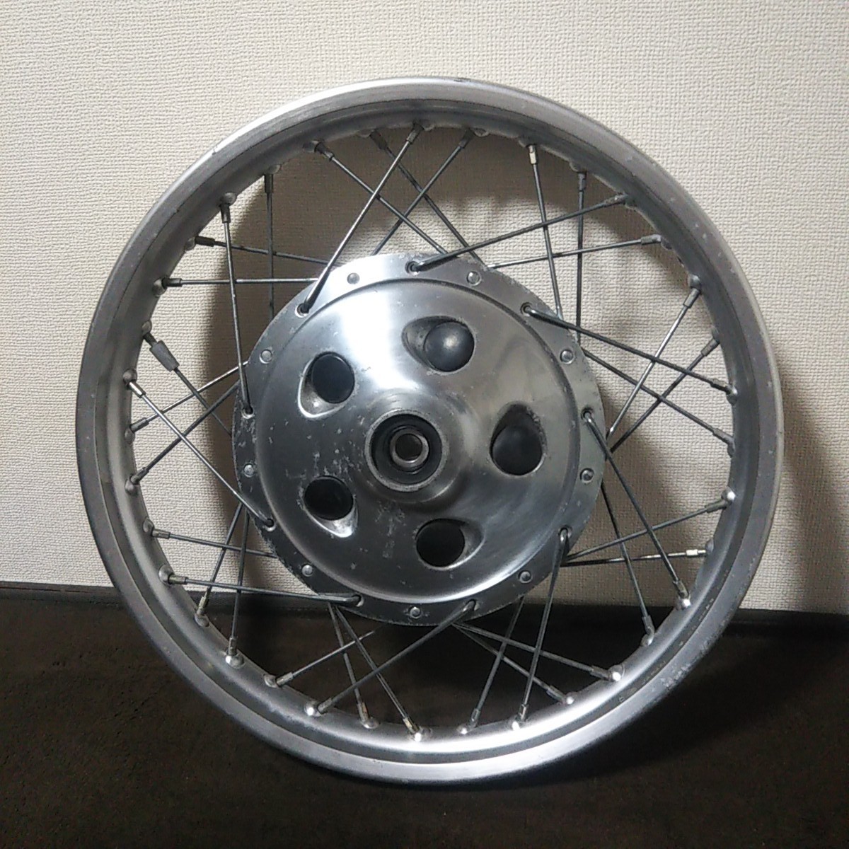 SR400 2型 純正フロントホイール 1JR ドラムブレーキ DID 18×1 SR400 2型 純正フロントホイール 1JR ドラムブレーキ DID 18×1