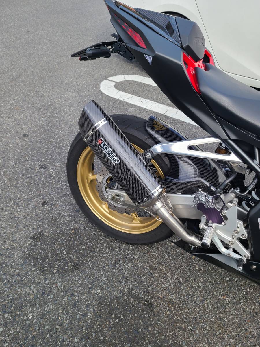 美品 CBR250RR MC51 LCIPARTS ツインエンドスリップオンマフラー 美品 CBR250RR MC51 LCIPARTS ツインエンドスリップオンマフラー